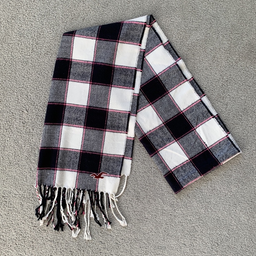 Hollister Scarf